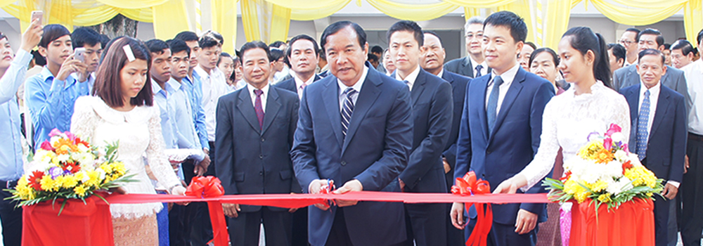 H.E. Minister Prak Sokhonn presided over the Official Inauguration Ceremony of Huawei Authorized Information and Network Academy (HAINA) at  National Institute of Posts, Telecommunications and Information Communication Technology on December 15, 2015.