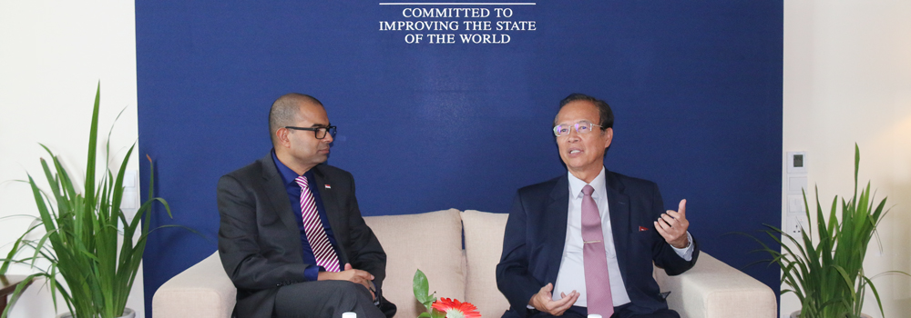 ឯកឧត្ដម ត្រាំ អីុវតឹក​ បាន​​អនុញ្ញាត​​ឲ្យ​​ឯក​ឧត្តម​​បណ្ឌិត​​ Janil​​ Puthucheary​​ ជួប​​សម្ដែង​​ការ​​គួរ​​សម​​ និង​​ពិភាក្សា​​ការ​ងារ​​ នៅ​សណ្ឋាគារ​សុខា​ភ្នំពេញ​