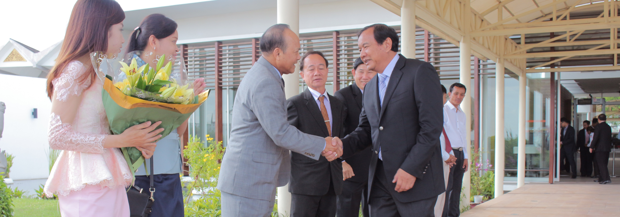 H.E. Prak Sokhonn, Minister of Posts and Telecommunications, led a delegation to attend the 15th TELMIN from 26-27 November 2015 at Danang City, Vietnam.
