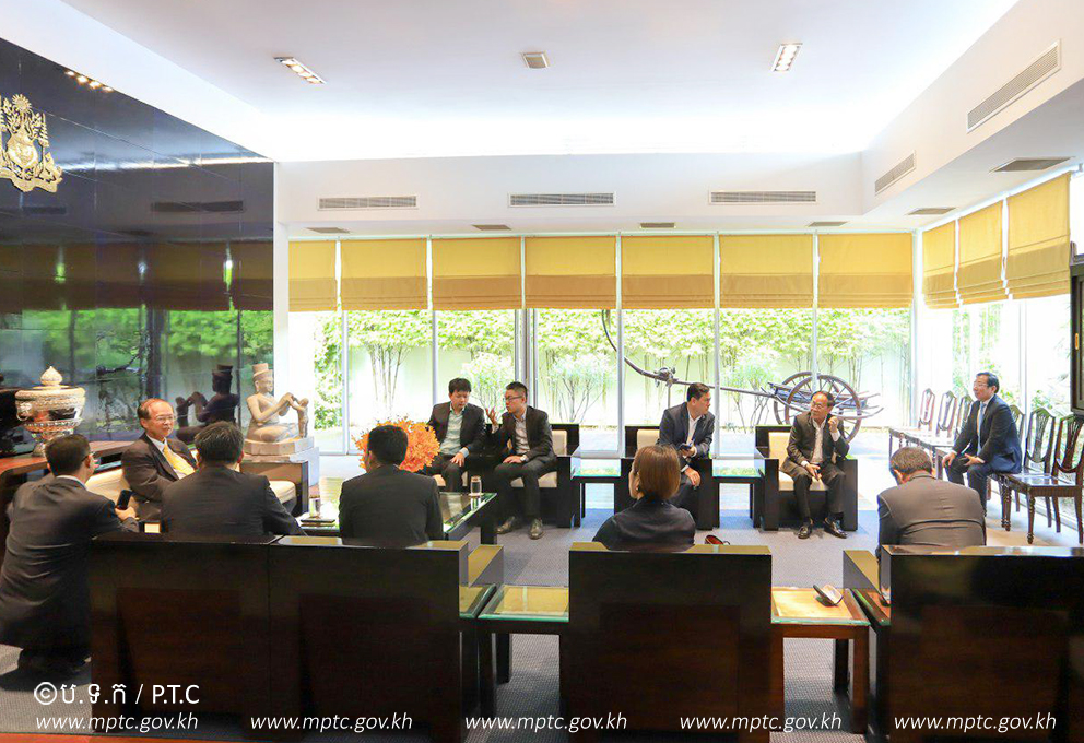 ឯកឧត្តមរដ្ឋមន្ត្រី ត្រាំ អុីវតឹក ដឹកនាំប្រតិភូក្រសួង អញ្ជើញទស្សនកិច្ចនៅទីស្នាក់ការកណ្ដាលរបស់ក្រុមហ៊ុន Huawei និងបន្តចូលរួមសន្និសីទស្ដីពី &ldquo;The Fifth World Internet Conference&rdquo; នៅសាធារណរដ្ឋប្រជាមានិតចិន​