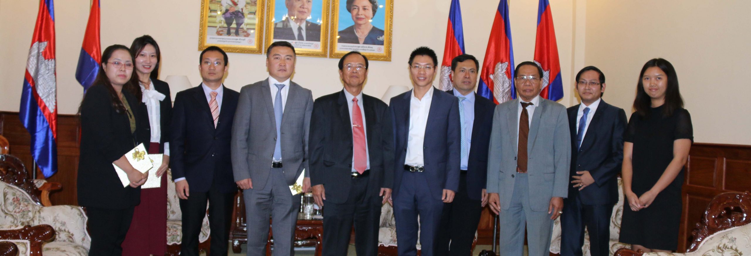 A Courtesy Call on H.E. Minister Tram Iv Tek by Representative from  ZTE.