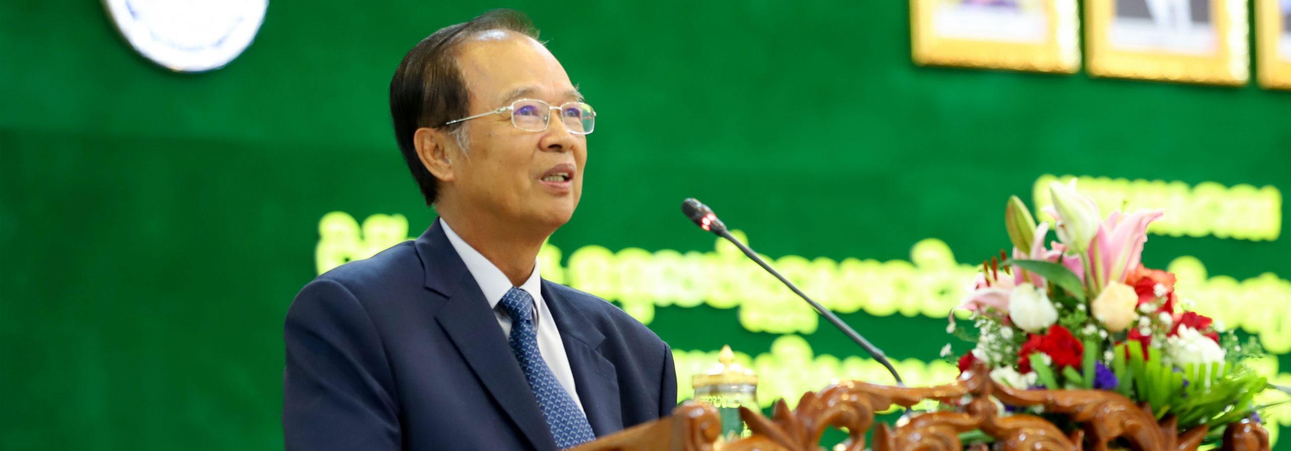 ​​ឯកឧត្តម​រដ្ឋមន្ត្រី​ ​អញ្ជើញ​ចែក​ប័ណ្ណ​សមាជិក​របប​សន្តិសុខ​សង្គម​ជូន​ដល់​ម​ន្រ្តី​រាជការ​ ​និង​ម​ន្រ្តី​ជាប់កិច្ចសន្យា​នៃ​ក្រសួងប្រៃសណីយ៍និងទូរគមនាគមន៍​