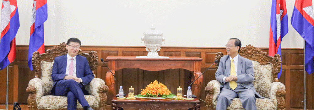 ឯកឧត្តមរដ្ឋមន្ត្រី ត្រាំ អុីវតឹក អនុញ្ញាតឲ្យលោក Lin Hongliang អគ្គលេខាធិការ APPU ចូលជួបសម្តែងការគួរសម និងពិភាក្សាការងារ&nbsp;នៅទីស្ដីការក្រសួង