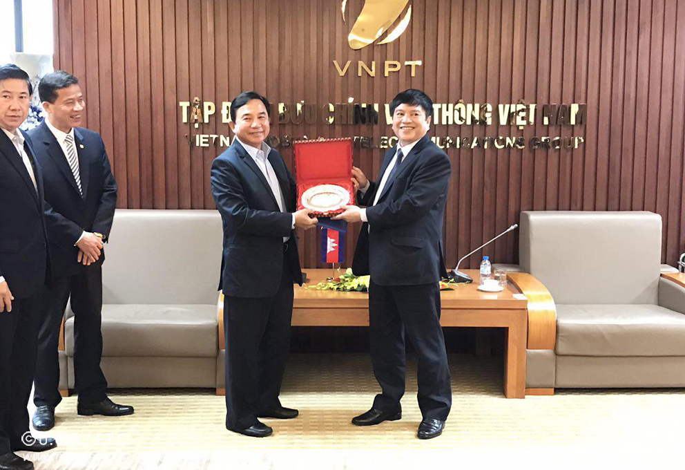 ឯកឧត្តមរដ្ឋលេខាធិការ​ ឯក វណ្ណឌី​ ដឹកនាំ​ប្រតិភូ​ក្រសួង​ធ្វើ​ទស្សនកិច្ច​នៅប្រទេស​វៀតណាម ​ដើម្បី​ពង្រឹង​កិច្ច​សហប្រតិបត្តិការ​ និង​ដកស្រង់​ពិសោធន៍​ការ​អភិវឌ្ឍន៍​វិស័យ​ប្រៃ​សណីយ៍