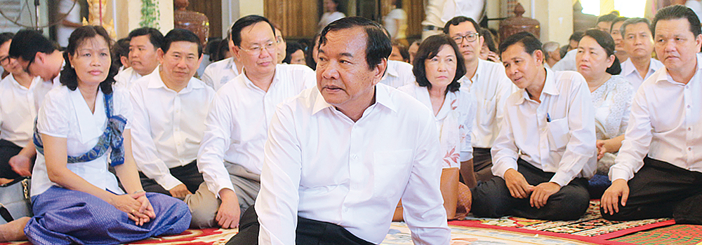 H.E Minister Prak Sokhonn hosted the 5th day of Khmer Phchum Ben Festival at  Prachum Nak Ti ( Krapoeu Ha) Pagoda, Prek Russey Sangkat, Ta Khmao City, Kandal Province, October 2, 2015.