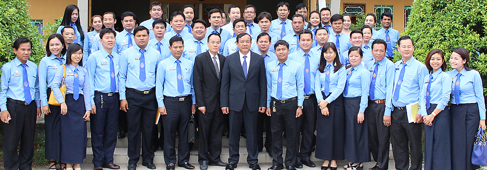 ឯកឧត្តមរដ្ឋមន្រ្តី ផ្តល់បទឧទេ្ទសនាមជូន កម្មសិក្សាការីមន្ត្រីជាន់ខ្ពស់ និងមធ្យមនៅសាលាភូមិន្ទរដ្ឋាបាល នាព្រឹកថ្ងៃទី២៤ ខែមិថុនា ឆ្នាំ២០១៥