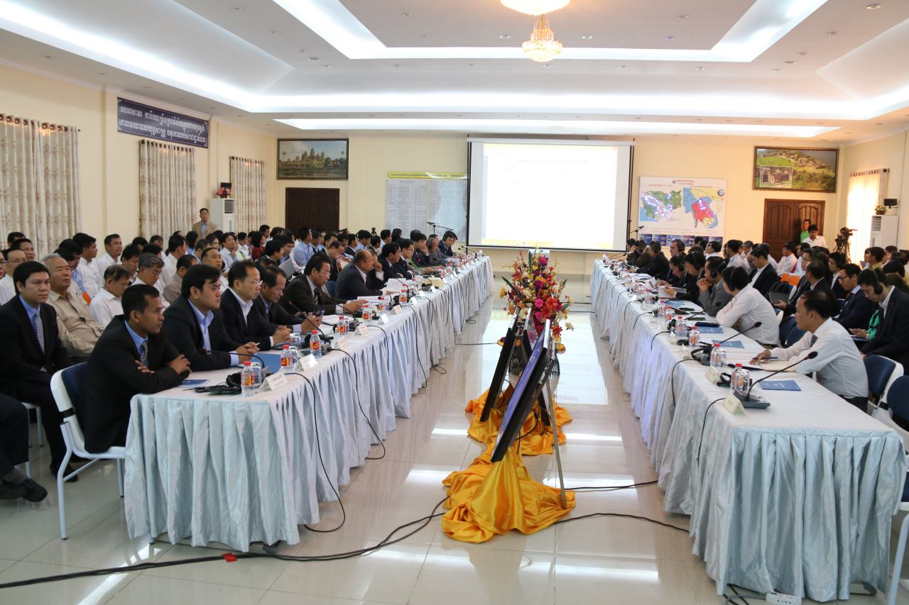 ព្រឹកថ្ងៃទី០២​ ខែកុម្ភ:​ ឆ្នាំ២០១៦​នៅទីស្តីការក្រសួងប្រៃសណីយ៍​ និងទូរគមនាគមន៍​ ឯកឧត្តមប្រាក់​ សុខុន​ រដ្ឋមន្ត្រីក្រសួងប្រៃសណីយ៍​ និងទូរគមនាគមន៍​ បានអញ្ជើញជាអធិបតីក្នុងកិច្ចប្រជុំផ្សព្វផ្សាយច្បាប់​ ស្តីពី​ ទូរគមនាគមន៍​ ដែលមានការអញ្ចើញចូលរួមពីសំណាក់ថ្នាក់ដឹកនាំ​ និងមន្ត្រីជំនាញនៃក្រសួង​ដែលពាក់ព័ន្ធ​ ព្រមទាំងប្រតិបត្តិករទូរគមនាគមន៍​ដែលកំពុងធ្វើប្រតិបត្តិការនៅព្រះរាជាណាចក្រកម្ពុជា។​