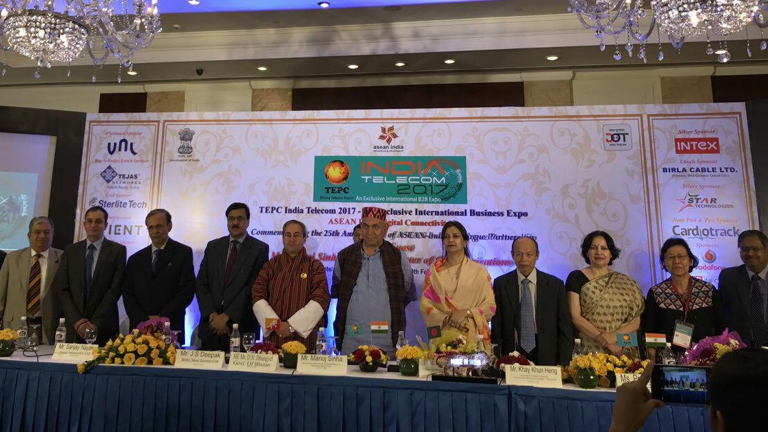 ឯកឧត្ដម ខាយ ឃុនហេង ដឹកនាំ​គណៈ​ប្រតិភូ​ក្រសួង ប.ទ ចូលរួម​ក្នុង​សន្និសីទ​ស្តីពី​ការតភ្ជាប់​ឌីជីថល​អាស៊ាន-ឥណ្ឌា និង​ពិធី​តាំង​ពិព័រណ៍​ធុរកិច្ច​អន្តរជាតិ​ស្តីពី​ទូរគមនាគមន៍ នៅ​ប្រទេស​ឥណ្ឌា