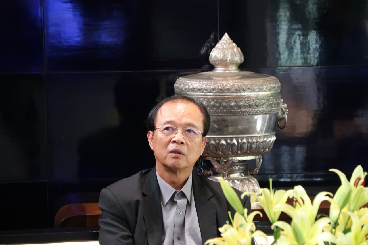 ឯកឧត្តម​រដ្ឋមន្រ្តី ត្រាំ អ៊ីវតឹក ដឹកនាំ​គណៈ​ប្រតិភូ​ក្រសួង ប.ទ ទៅ​ចូលរួម​មហាសន្និបាត​ទូរស័ព្ទ​ចល័ត​ពិភពលោក និង​កម្មវិធី​ថ្នាក់​រដ្ឋមន្ត្រី នៅ​ប្រទេស​អេស្ប៉ាញ