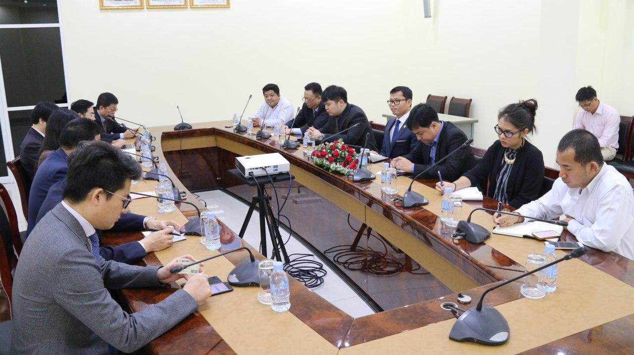 ឯកឧត្ដម កាន ច័ន្ទមេត្តា អញ្ជើញជួបសំណេះសំណាលជាមួយប្រតិភូក្រុមហ៊ុន Cambodia Fiber Optic Communication Network Co., Ltd (CFOCN) ស្ដីពីវឌ្ឍនភាពនៃវិស័យឧស្សាហកម្មទូរគមនាគមន៍ និង បច្ចេកវិទ្យាគមនាគមន៍ និងព័ត៌មាននៅកម្ពុជា