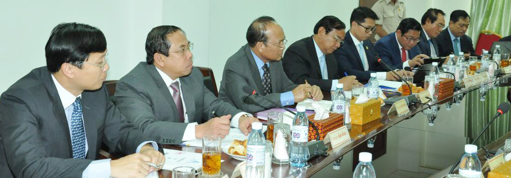 H.E. Minister led Government Delegates to Have Meeting with the 9th Committee of the Senate on December 3, 2015