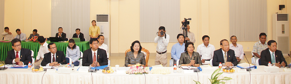 Meeting between the 9th Committee of the National Assembly and the Ministry of Posts and Telecommunications (MPTC).