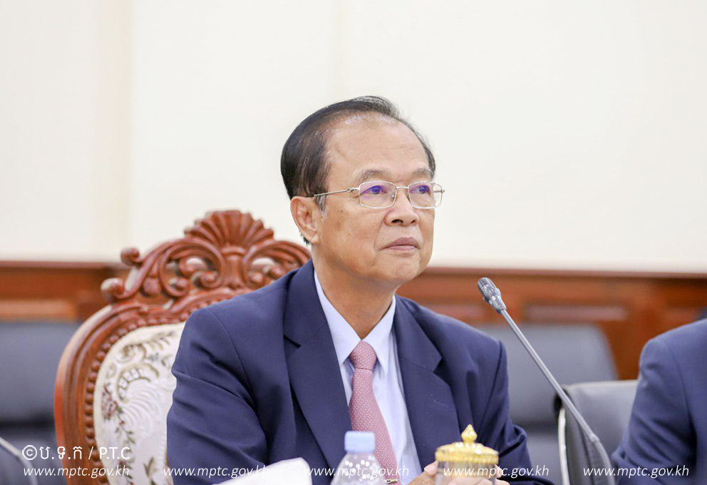 ឯកឧត្ដមរដ្ឋមន្ត្រី ត្រាំ អុីវតឹក អនុញ្ញាតឱ្យប្រតិភូរដ្ឋបាលជាតិអវកាសចិន ចូលជួបសម្ដែងការគួរសម និងពិភាក្សាការងារ នៅស្ដីការក្រសួង