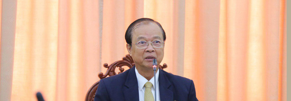 ឯកឧត្ដមរដ្ឋមន្ត្រី ត្រាំ អុីវតឹក អនុញ្ញាតឲ្យ​ក្រុម​ហ៊ុន​រ៉ូយ៉ាល់​គ្រុប​ ជួប​ពិភាក្សា​ និង​ធ្វើ​បទ​បង្ហាញ​ស្តី​ពីកា​រ​សិក្សា​គម្រោង​ និង​លទ្ធភាព​ក្នុង​ការ​បាញ់​បង្ហោះ​ផ្កាយ​រណប​របស់​កម្ពុជា​