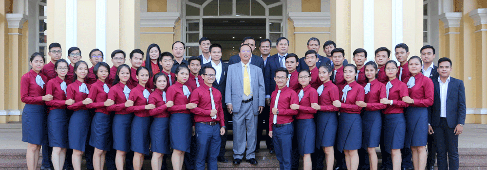 ឯកឧត្ដមរដ្ឋមន្ត្រី ត្រាំ អុីវតឹក អនុញ្ញាតឱ្យប្រតិភូយុវជននៃសមាគមនាវាយុវជនអាស៊ីអាគ្នេយ៍កម្ពុជា ចូលជួបសម្តែងការគួរសម នៅទីស្ដីការក្រសួងប្រៃសណីយ៍ និងទូរគមនាគមន៍