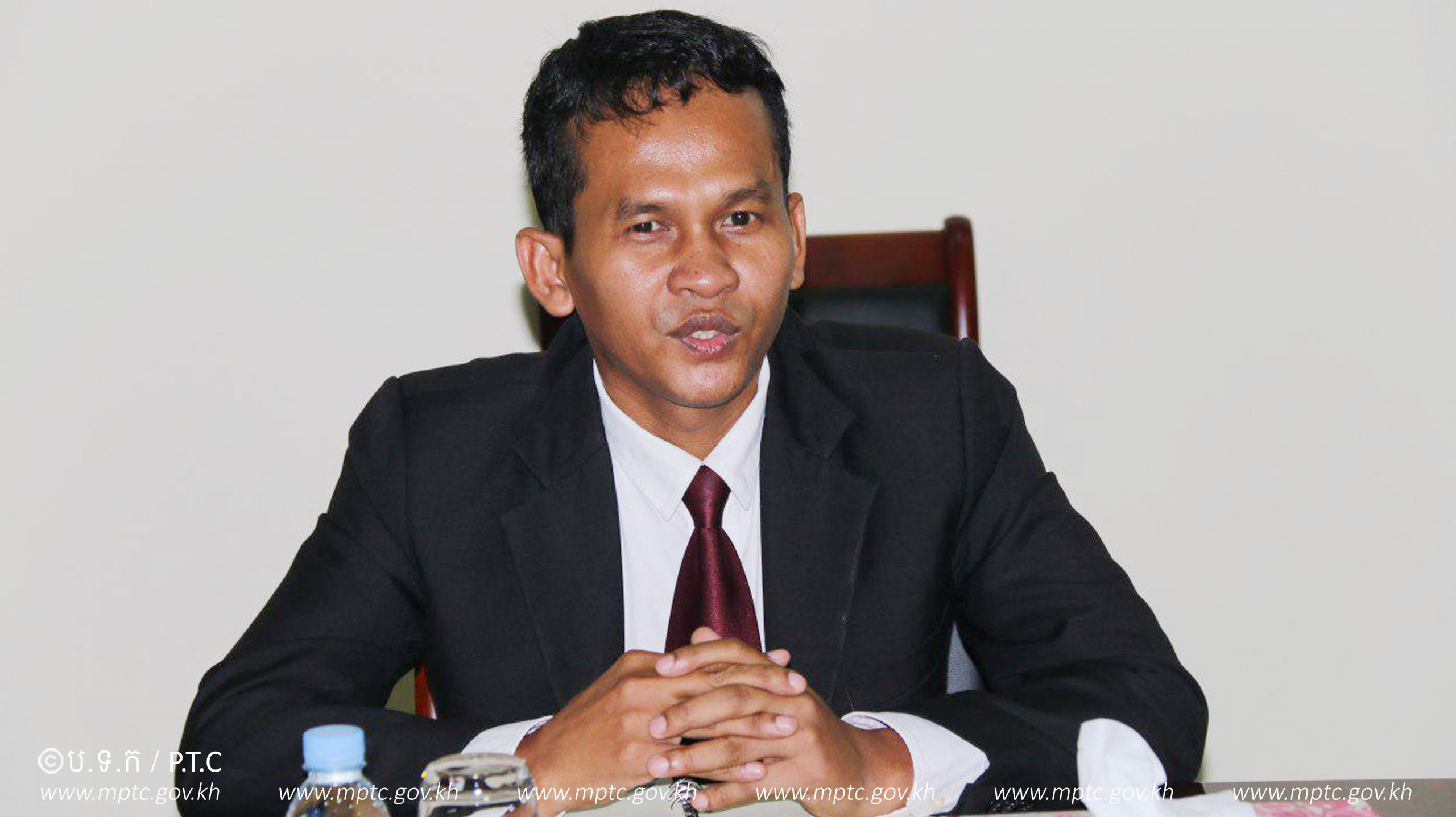 កិច្ច​ប្រជុំ​​ពិភាក្សា​​លើ​​ការ​​វិនិ​​យោគ​​លើ​​សេ​វា​​បច្ចេក​​វិទ្យា​​គមនាគមន៍​​ និង​​ព័ត៌​​មាន​​នៅ​​កម្ពុជា​