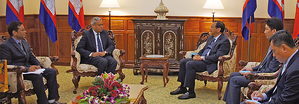 A Courtesy Call on H.E Minister Prak Sokhonn by H.E Mr. Naveen Srivastava, the Indian Ambassador to the Kingdom of Cambodia, November 11, 2015.