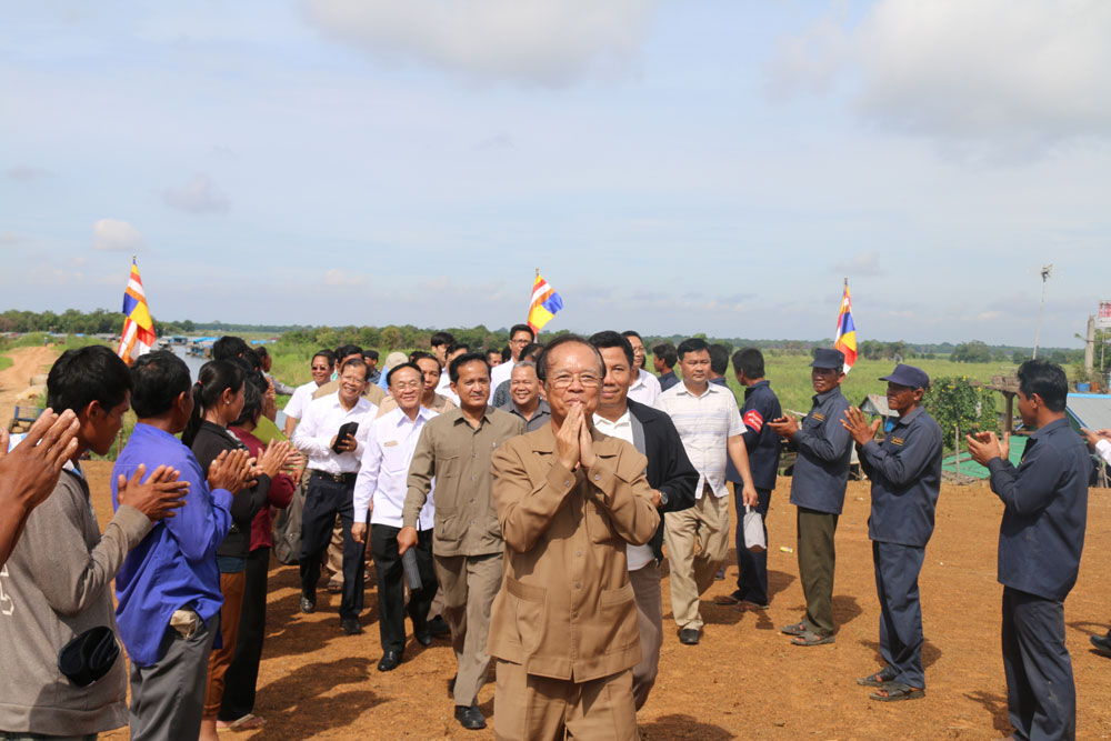 H.E. Minister Tram Iv Tek and Government Delegates Held Tean Preah Vosa Procession Ceremony to Sirey Vong Ream Pagoda.
