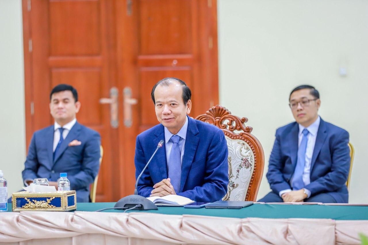 Meeting-Discussion with Chief Executive Officer of CamGSM Co., Ltd.