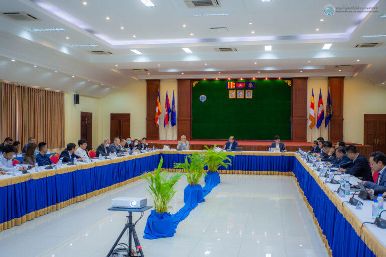 ឯកឧត្តមរដ្ឋមន្រ្តី ជា វ៉ាន់ដេត បានដឹកនាំកិច្ចប្រជុំពិគ្រោះយោបល់លើសេចក្តីព្រាងអនុក្រឹត្យស្តីពីច្រកទ្វារអុីនធើណិតជាតិ