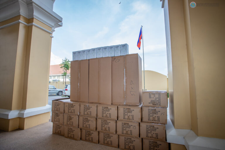 Minister Vandeth Chea Approves Purchase of 20,000 Face Masks for MPTC Officials