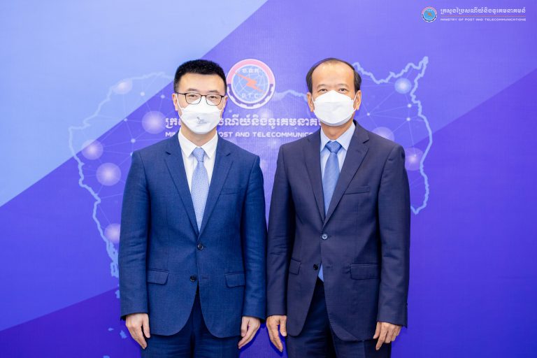 ឯកឧត្តមរដ្ឋមន្ត្រី ជា វ៉ាន់ដេត បានទទួលជួបសម្តែងការគួរសមនិងពិភាក្សាការងារជាមួយប្រធានប្រចាំតំបន់អាស៊ីប៉ាស៊ីហ្វិក និងជាអនុប្រធានជាន់ខ្ពស់នៃក្រុមហ៊ុន Huawei