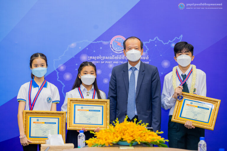 ឯកឧត្តមរដ្ឋមន្ត្រី ជា វ៉ាន់ដេត បានអញ្ជើញជាអធិបតីក្នុងពិធីប្រគល់ពានរង្វាន់ជ័យលាភីសរសេរសំបុត្រថ្នាក់ជាតិ ឆ្នាំ២០២២