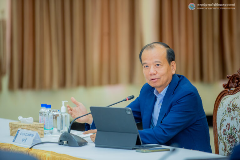 ឯកឧត្តមរដ្ឋមន្ត្រី ជា វ៉ាន់ដេត បានអញ្ជើញដឹកនាំកិច្ចប្រជុំពិភាក្សាបន្តលើការងារសាងសង់បង្គោលអង់តែន តាមបណ្តោយផ្លូវល្បឿនលឿនពីរាជធានីភ្នំពេញ ទៅក្រុងព្រះសីហនុ