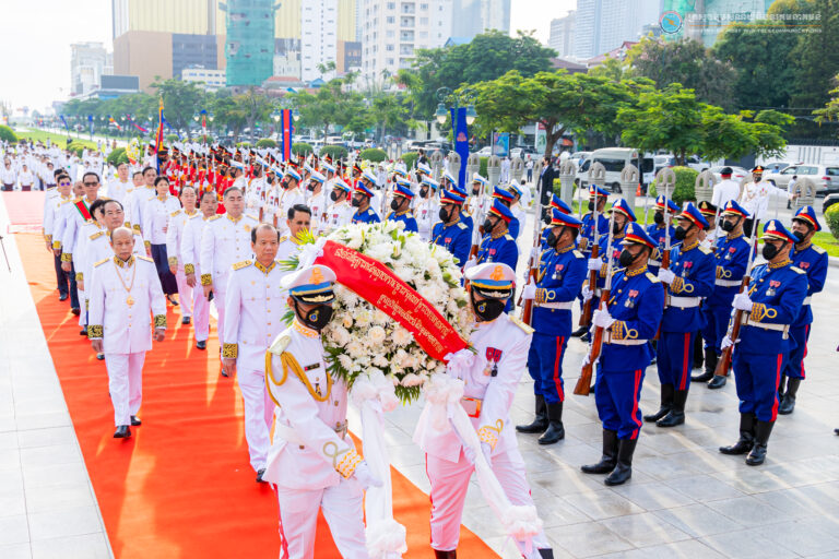 ឯកឧត្តមរដ្ឋមន្ត្រី ជា វ៉ាន់ដេត បានអញ្ជើញចូលរួមថ្វាយកម្រងផ្កាគោរពព្រះវិញ្ញាណក្ខន្ធ ព្រះបរមរតនកោដ្ឋ គម្រប់ខួប ១០ឆ្នាំ