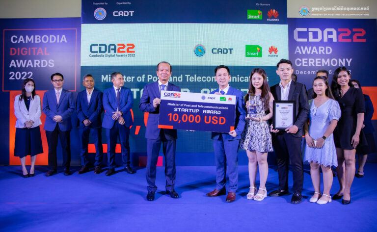 ឯកឧត្តមរដ្ឋមន្ត្រី ជា វ៉ាន់ដេត ប្រគល់ពានរង្វាន់ឌីជីថលកម្ពុជាឆ្នាំ២០២២ ជូនក្រុមហ៊ុនបច្ចេកវិទ្យាឈានមុខចំនួន ៥ រួមទាំង “ពានរង្វាន់រដ្ឋមន្ត្រីក្រសួងប្រៃសណីយ៍និងទូរគមនាគមន៍សម្រាប់ធុរកិច្ចថ្មី” ចំនួន ១ម៉ឺនដុល្លារ/ក្រុមហ៊ុន