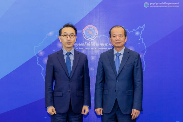 ​PARK​ Jun​g​-​Wook​ ​ឯកអគ្គរដ្ឋទូត​សាធារណរដ្ឋ​កូរ៉េ​ប្រចាំ​នៅ​ព្រះរាជាណាចក្រកម្ពុជា