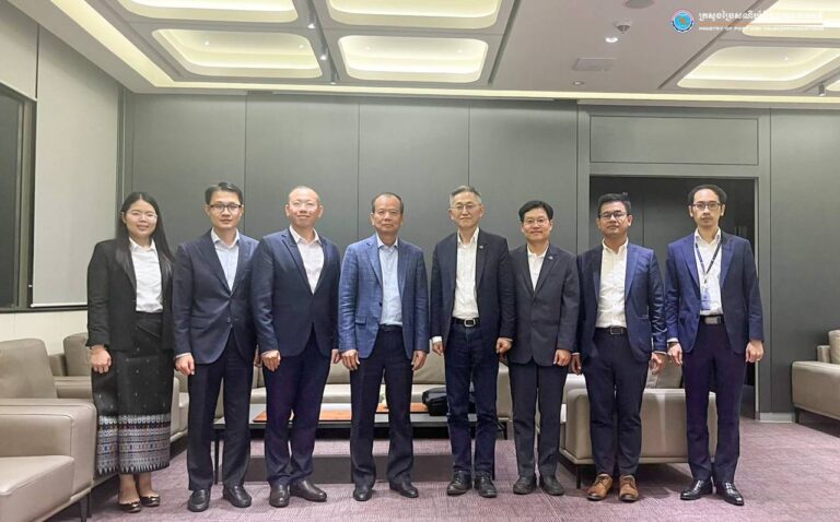 ឯកឧត្ដមរដ្ឋមន្ត្រី ជា វ៉ាន់ដេត បានអនុញ្ញាត​ឱ្យ​អគ្គនាយកមជ្ឈមណ្ឌលគាំទ្រធុរកិច្ចថ្មីឌីជីថល Born2Global នៃក្រសួង​វិទ្យាសាស្ត្រនិងបច្ចេកវិទ្យាគមនាគមន៍​និង​ព័ត៌មាន​នៃសាធារណរដ្ឋ​កូរ៉េ (MSIT) ​ជួបសម្ដែងការគួរសម​ និងពិភាក្សាការងារ