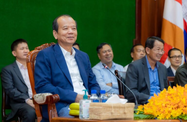 ឯកឧត្តមរដ្ឋមន្ត្រី ជា វ៉ាន់ដេត បានជួបសំណេះសំណាលជាមួយសិស្ស-និស្សិត ស្រុកទឹកផុស ខេត្តកំពង់ឆ្នាំង ដែលបានបន្តការសិក្សានៅគ្រឹះស្ថានឧត្តមសិក្សានៅរាជធានីភ្នំពេញ