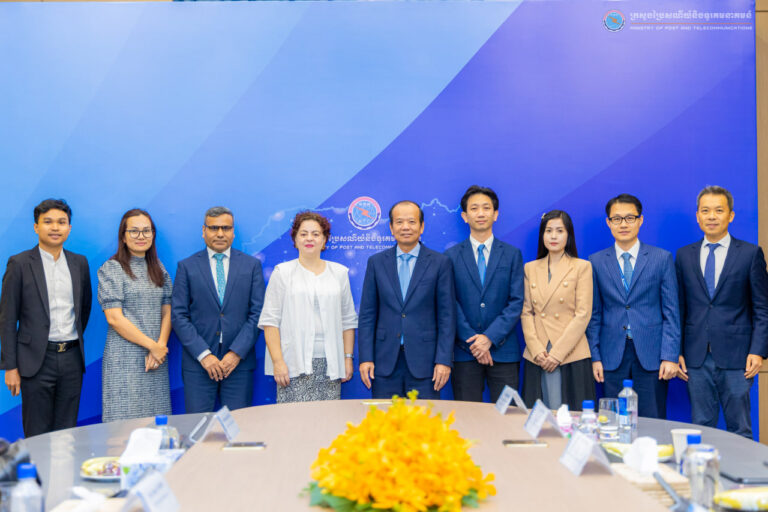 ឯកឧត្តមរដ្ឋមន្ត្រី ជា វ៉ាន់ដេត បានអនុញ្ញាតឱ្យលោកស្រី Alissar Chaker អ្នកតំណាងនៃកម្មវិធីអភិវឌ្ឍន៍សហប្រជាជាតិប្រចាំកម្ពុជា ចូលជួបសម្តែងការគួរសម និងពិភាក្សាការងារ