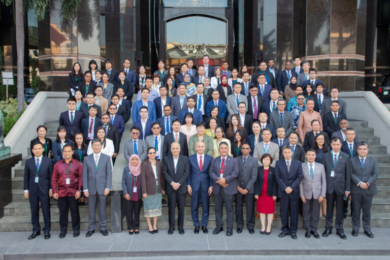 ឯកឧត្តមរដ្ឋលេខាធិការ សុខ ពុទ្ធិវុធ បានដឹកនាំគណៈប្រតិភូចូលរួមមហាសន្និបាតលើកទី១៦ របស់សហគមន៍ទូរគមនាគមន៍អាស៊ីប៉ាស៊ីហ្វិក នៅទីក្រុងបាងកក ប្រទេសថៃ