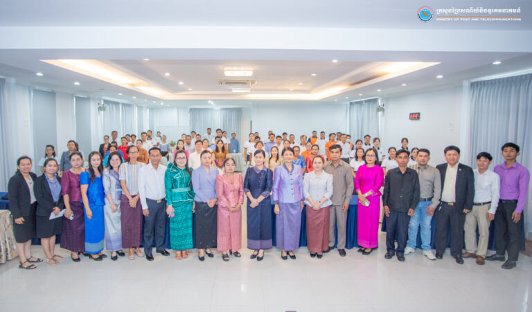 លោកជំទាវរដ្ឋលេខាធិការ ប្រាក់ ច័ន្ទណយ បានអញ្ជើញជាអធិបតីក្នុងសិក្ខាសាលាស្តីពី “ ការលើកកម្ពស់សមភាពយេនឌ័រ ការប្រយុទ្ធប្រឆាំងអំពើជួញដូរមនុស្ស និងការទប់ស្កាត់អំពើហឹង្សាលើស្ត្រី និងកុមារតាមប្រព័ន្ធអនឡាញ ” នៅខេត្តតាកែវ