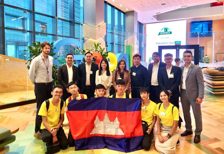 ក្រសួងប្រៃសណីយ៍និងទូរគមនាគមន៍បានដឹកនាំបេក្ខជនជ័យលាភីកម្មវិធីបញ្ញវន្តឌីជីថល ២០២៣ ទៅទស្សនកិច្ចនៅក្រុមហ៊ុនបច្ចេកវិទ្យាល្បីៗនៅសិង្ហបុរី