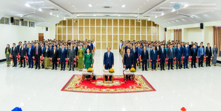 សេចក្តីប្រកាសព័ត៌មាន ស្តីពី ពិធីចុះហត្ថលេខាលើអនុស្សរណៈលើការយោគយល់ស្តីពីកិច្ចសហប្រតិបត្តិការដាក់ឱ្យប្រើថ្នាលផ្ទៀងផ្ទាត់ឯកសារ verify.gov.kh ការរៀបចំហេដ្ឋារចនាសម្ព័ន្ធ ការតភ្ជាប់អ៊ីនធឺណិត និងការរៀបចំវគ្គបណ្តុះបណ្តាលជំនាញឌីជីថលជូនដល់មន្រ្តីរាជការ រវាង ក្រសួងប្រៃសណីយ៍និងទូរគមនាគមន៍ ក្រសួងពាណិជ្ជកម្ម និងក្រសួងអធិការកិច្ច