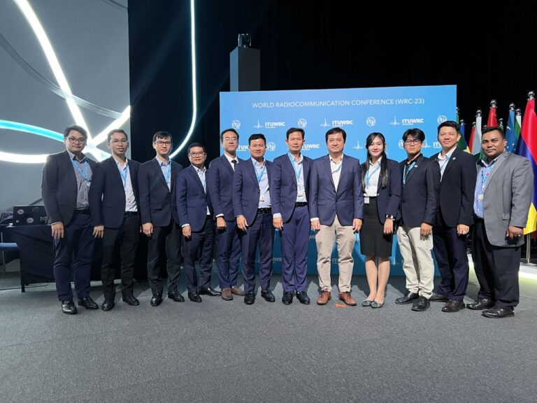 ឯកឧត្តមអគ្គនាយក ជាង សុភ័ក្រ បានដឹកនាំគណៈប្រតិភូចូលរួមសន្និសីទស្តីពីវិទ្យុគមនាគមន៍ពិភពលោកឆ្នាំ២០២៣ របស់សហភាពទូរគមនាគមន៍អន្តរជាតិ នៅទីក្រុងឌូបៃ