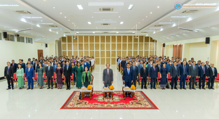 សេចក្តីប្រកាសព័ត៌មាន ស្តីពី ពិធីចុះហត្ថលេខាលើអនុស្សរណៈនៃការយោគយល់រវាងក្រសួងប្រៃសណីយ៍និងទូរគមនាគមន៍ ក្រសួងកិច្ចការនារី និងក្រសួងសាធារណការនិងដឹកជញ្ជូន