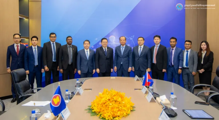 ឯកឧត្តមរដ្ឋមន្ត្រី ជា វ៉ាន់ដេត បានទទួលជំនួបពិភាក្សាជាមួយឯកឧត្តមបណ្ឌិត Kao Kim Hourn អគ្គលេខាធិការអាស៊ាន នៅទីស្តីការក្រសួងប្រៃសណីយ៍និងទូរគមនាគន៍