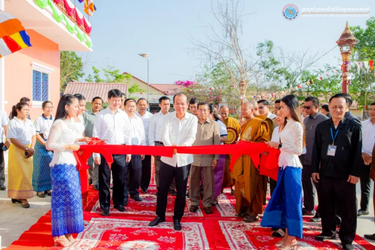 ឯកឧត្តមរដ្ឋមន្ត្រី ជា វ៉ាន់ដេត បានអញ្ជើញជាអធិបតីក្នុងពិធីសម្ពោធមហាកុដិ និងសមិទ្ធផលនានា ក្នុងវត្តសន្លុង ឃុំសន្លុង ស្រុកទ្រាំង ខេត្តតាកែវ