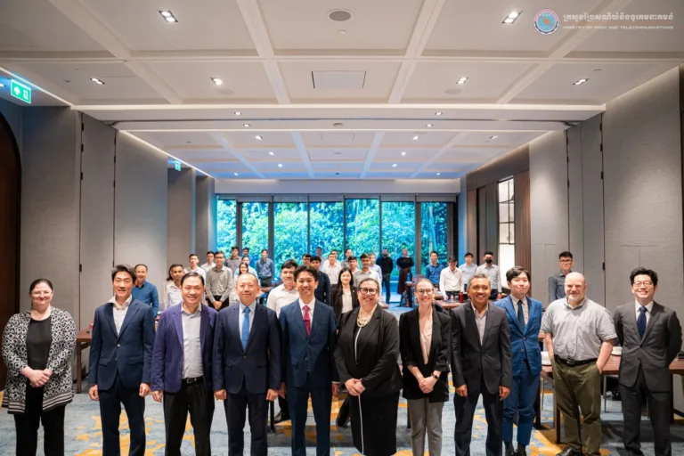 ឯកឧត្តម ខូវ មករា រដ្ឋលេខាធិការក្រសួងប្រៃសណីយ៍និងទូរគមនាគមន៍ បានអញ្ជើញជាអធិបតីក្នុងពិធីបើកវគ្គបណ្តុះបណ្តាលស្តីពី ការគំរាមកំហែងសាយប័រ (Cyber Threat Training) នៅសណ្ឋាគារ ហៃយ៉ាត់ រីជិនស៊ី ភ្នំពេញ