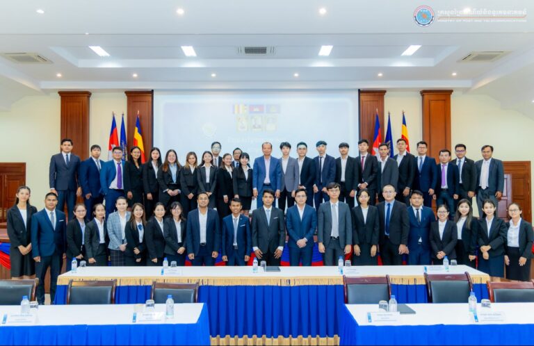 ឯកឧត្តមរដ្ឋមន្ត្រី ជា វ៉ាន់ដេត បានអញ្ជើញជួបសំណេះសំណាលជាមួយនិស្សិតជ័យលាភីអាហារូបករណ៍សិក្សានៅប្រទេសសិង្ហបុរី ប្រទេសជប៉ុន និងសាធារណរដ្ឋឆែក