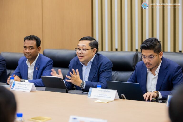 ឯកឧត្តម ជាប សត្ថារតន៍ រដ្ឋលេខាធិការប្រចាំការក្រសួងប្រៃសណីយ៍និងទូរគមនាគមន៍ បានទទួលជួបពិភាក្សាការងារជាមួយ ឯកឧត្តម ហួត ស៊ីនាថ រដ្ឋលេខាធិការក្រសួងការងារ និងបណ្តុះបណ្តាលវិជ្ជាជីវៈ