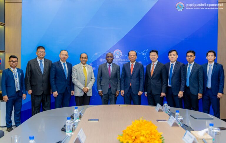 ឯកឧត្តមរដ្ឋមន្ត្រី ជា វ៉ាន់ដេត បានអនុញ្ញាតឱ្យ លោកបណ្ឌិត Cosmas Zavazava នាយកការិយាល័យអភិវឌ្ឍន៍ទូរគមនាគមន៍ នៃសហភាពទូរគមនាគមន៍អន្តរជាតិ (International Telecommunication Union – ITU) ចូលជួបសម្តែងការគួរសម និងពិភាក្សាការងារ