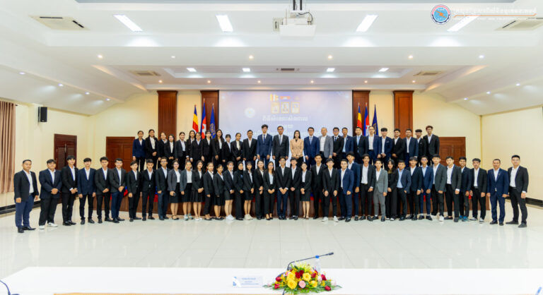 ឯកឧត្តមរដ្ឋលេខាធិការ ម៉ម អំណត់ បានអញ្ជើញជួបសំណេះសំណាលជាមួយនិស្សិតជ័យលាភីអាហារូបករណ៍ ៦១រូប