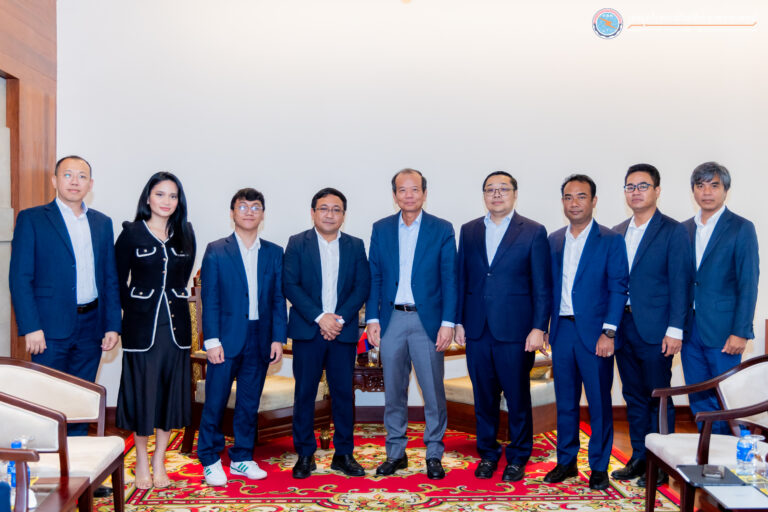 ឯកឧត្តមរដ្ឋមន្ត្រី ជា វ៉ាន់ដេត បានទទួលជួបសម្តែងការគួរសម និងពិភាក្សាការងារជាមួយ ឯកឧត្តម David L. Almirol, Jr. អនុរដ្ឋមន្ត្រី ទទួលបន្ទុករដ្ឋាភិបាលអេឡិចត្រូនិក នៃក្រសួងព័ត៌មាននិងបច្ចេកវិទ្យាគមនាគមន៍ នៃសាធារណៈរដ្ឋហ្វីលីពីន