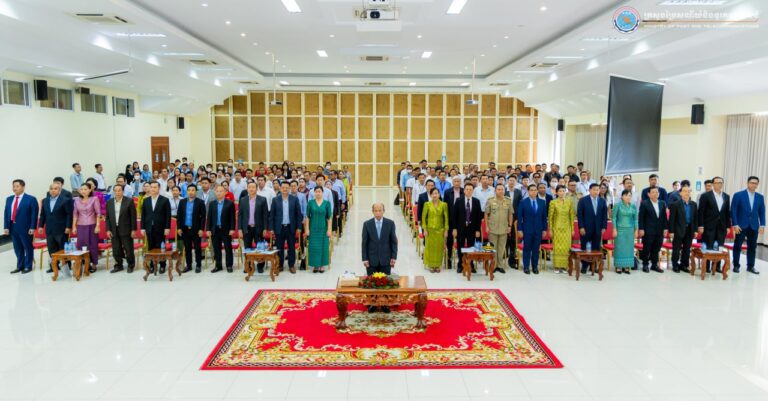 ឯកឧត្តមរដ្ឋលេខាធិការ ខាយ ឃុនហេង បានអញ្ជើញជាអធិបតីក្នុងសិក្ខាសាលាស្ដីពី “ការចូលរួមអនុវត្តគោលនយោបាយជាតិបញ្ចប់អេដស៍និងចីរភាពកម្មវិធីអេដស៍សម្រាប់ឆ្នាំ២០២៣-២០២៨ និងទប់ស្កាត់ការប្រើប្រាស់ ការចរាចរណ៍គ្រឿងញៀនតាមបញ្ញើប្រៃសណីយ៍”