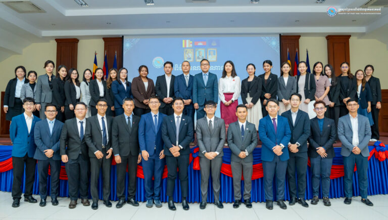 ពិធីសំណេះសំណាលជាមួយនិស្សិតជ័យលាភីអាហារូបករណ៍រាជរដ្ឋាភិបាលអូស្ដ្រាលី